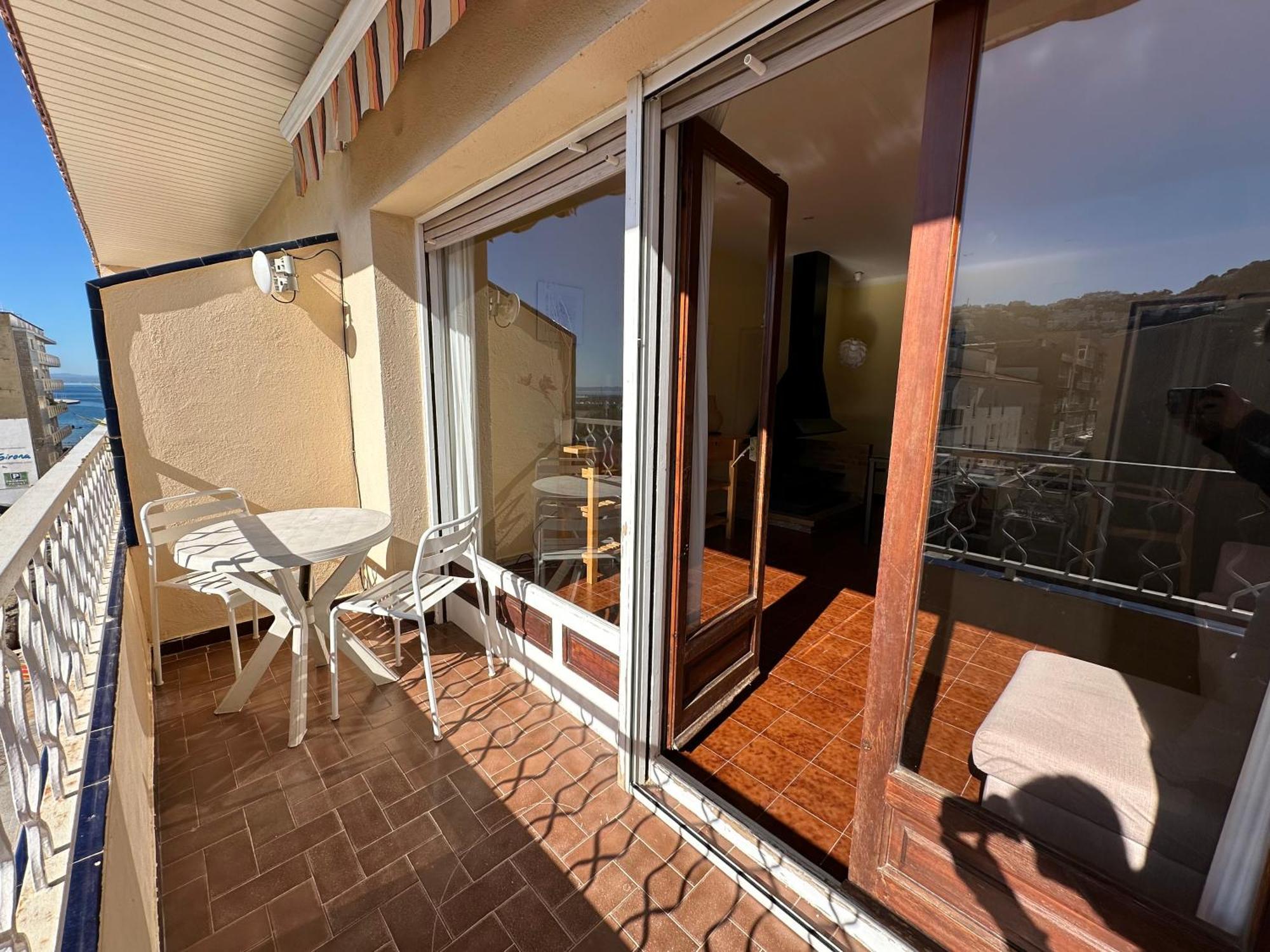 Agi Llotja Plazza Apartment Roses Exterior photo